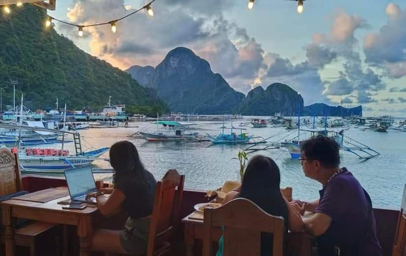 La Salangane Beach Hotel - Downtown El Nido Extérieur photo